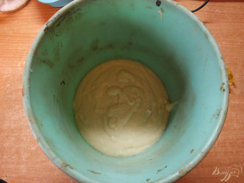 Фото приготовление рецепта: Простой ванильный пирог шаг №7
