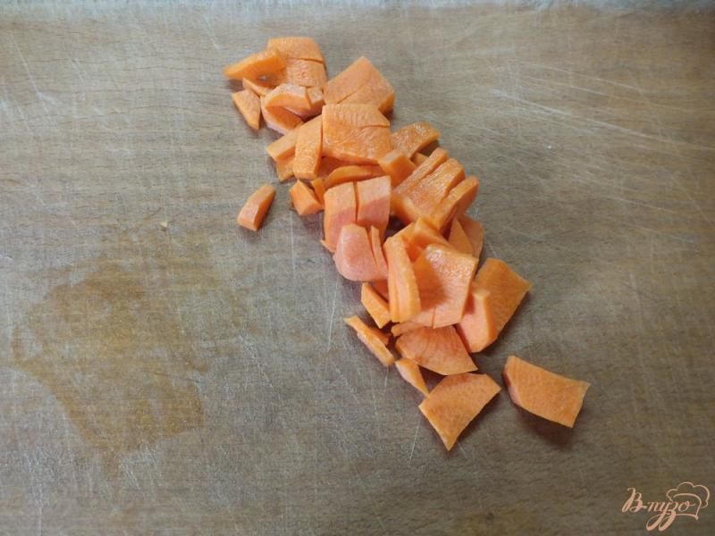 Фото приготовление рецепта: Плов вегетарианский с грибами и морковью шаг №1