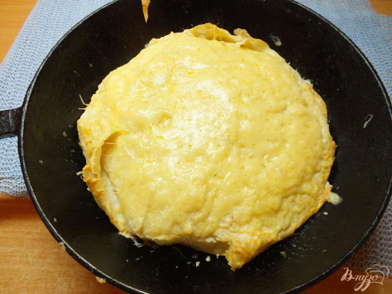 Фото приготовление рецепта: Пирог из лаваша с курицей и яйцом шаг №13
