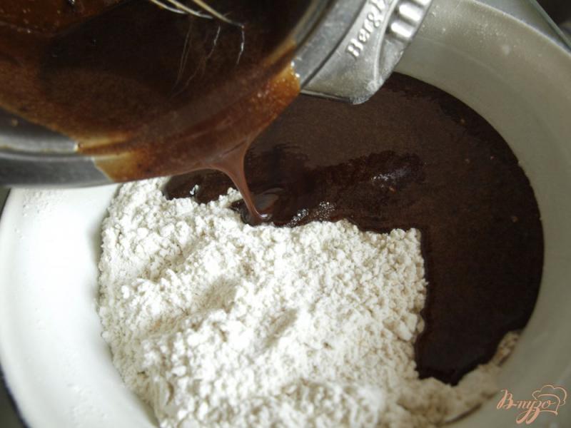 Фото приготовление рецепта: Шоколадное печенье с кукурузной крупой и кунжутом шаг №3
