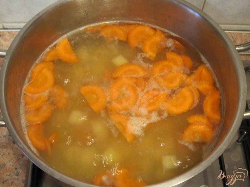 Фото приготовление рецепта: Мясной суп с овощами шаг №7