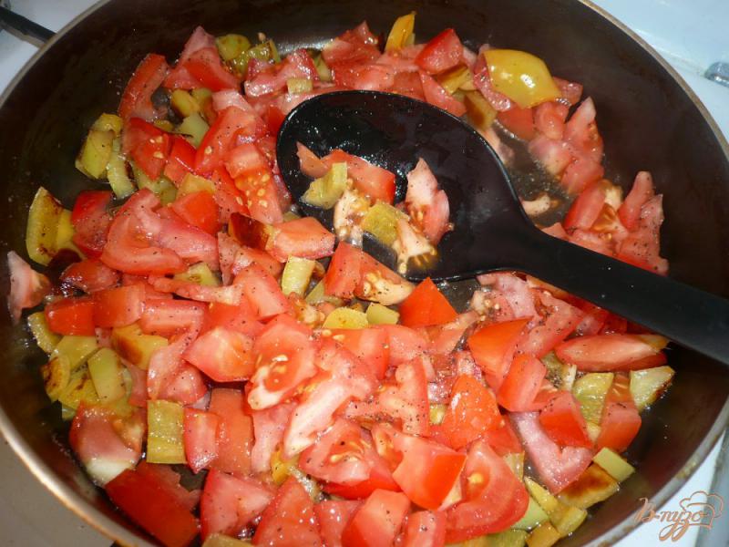 Фото приготовление рецепта: Суп томатный с рисом и фасолью шаг №2