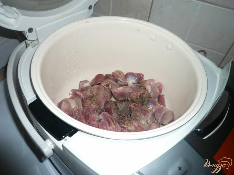Фото приготовление рецепта: Рисовая каша с куриными желудками шаг №2