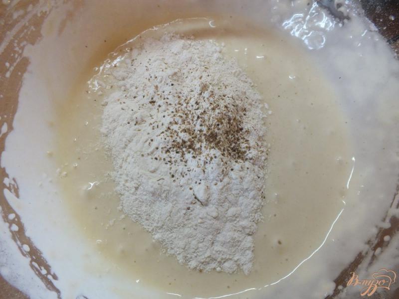 Фото приготовление рецепта: Русские оладьи с кориандром соленые шаг №5