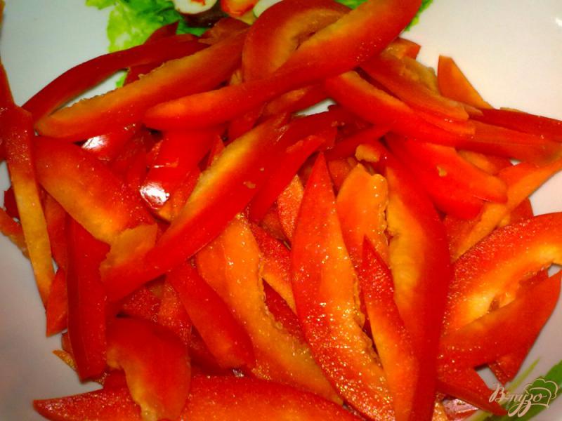 Фото приготовление рецепта: Кальмары с овощами тушеные в нежном соусе шаг №2
