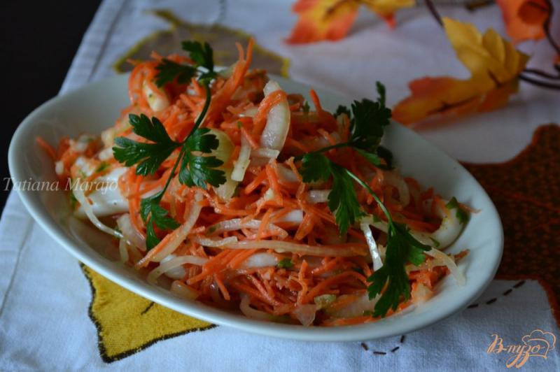 Фото приготовление рецепта: Морковный салат с кальмарами шаг №7