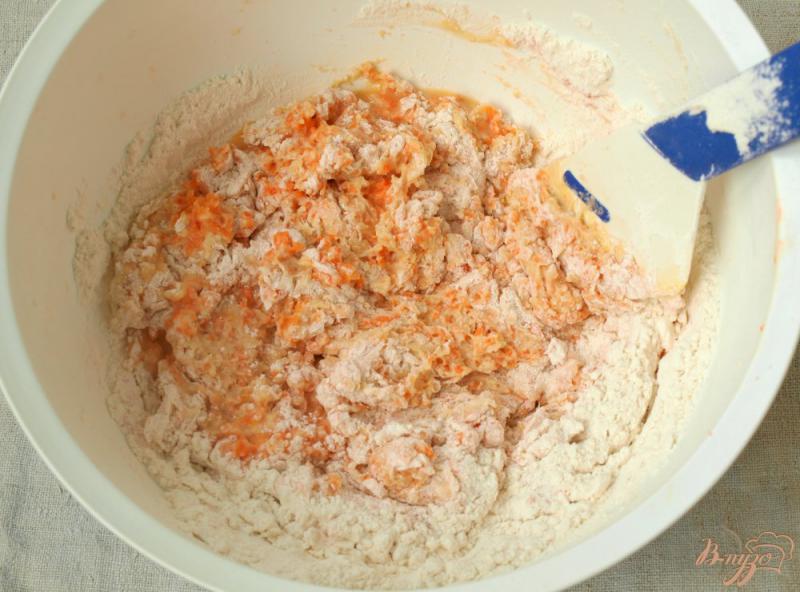 Фото приготовление рецепта: Морковный хлеб шаг №2