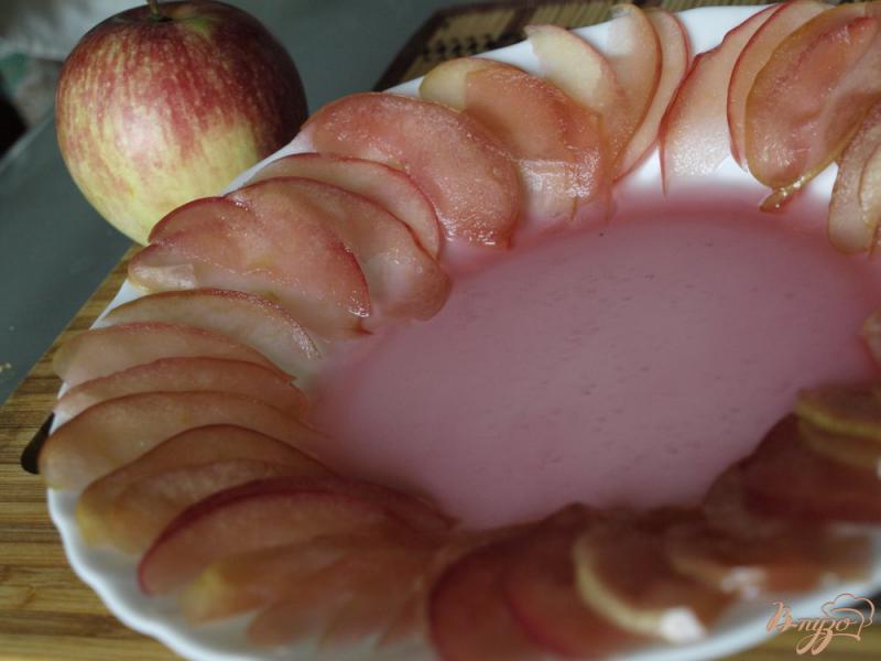 Фото приготовление рецепта: Яблочные розы для торта шаг №3