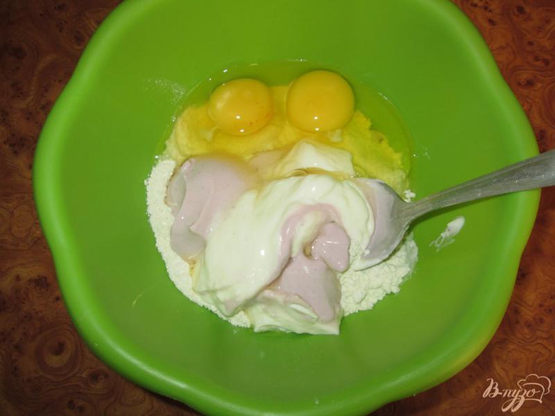 Фото приготовление рецепта: Яблочный пирог на детском творожке шаг №3