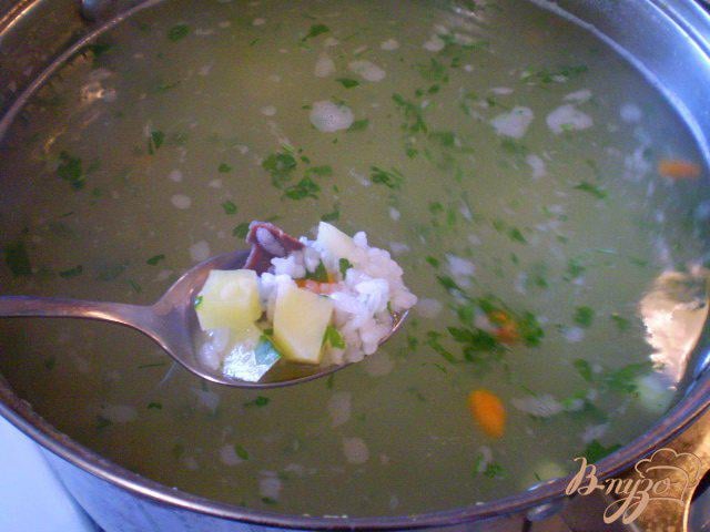 Фото приготовление рецепта: Рисовый суп с кабачком на пупках шаг №5