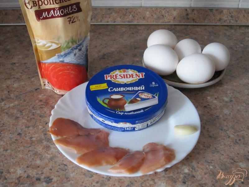 Фото приготовление рецепта: Закуска из яиц «Рыбный день» шаг №1