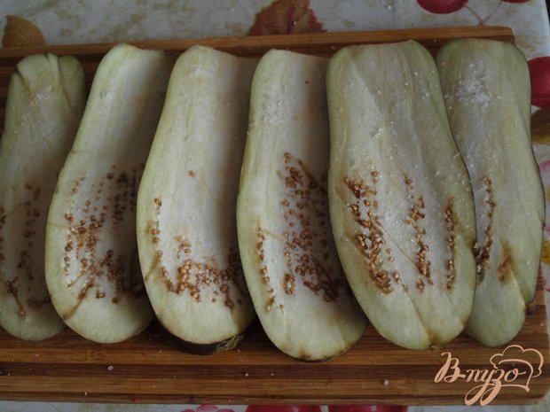 Фото приготовление рецепта: Рулетики из баклажанов с брынзой и грецкими орехами шаг №1
