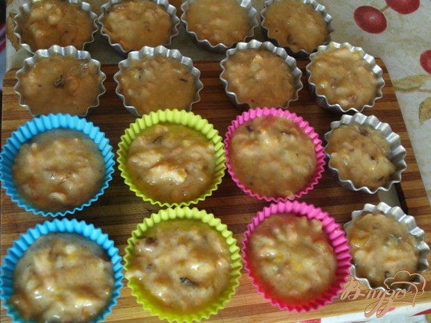Фото приготовление рецепта: Тыквенные кексы с сухофруктами шаг №3