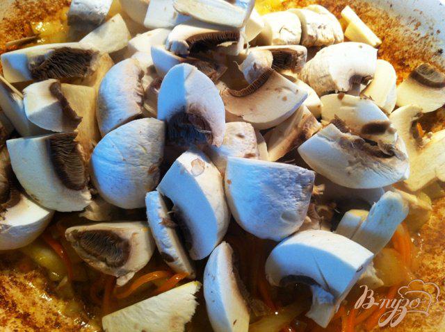 Фото приготовление рецепта: Гречка запеченная с грибами в духовке шаг №5