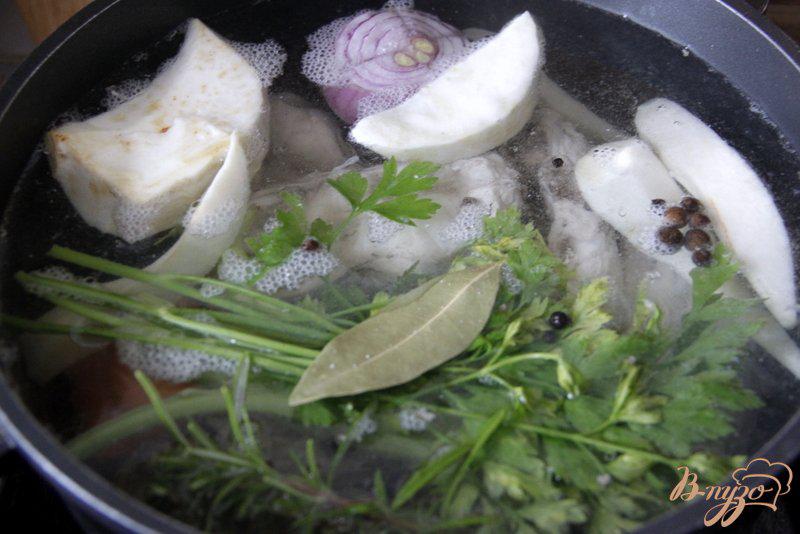 Фото приготовление рецепта: Куриный суп с рисом и нутом шаг №1