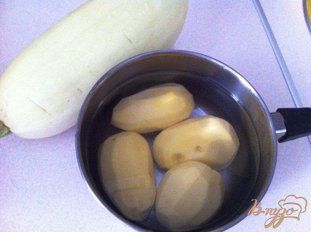 Фото приготовление рецепта: Кабачково-картофельные драники шаг №1