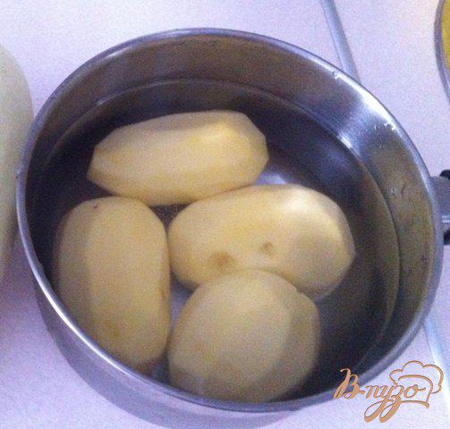 Фото приготовление рецепта: Картофельные оладьи с икрой шаг №1