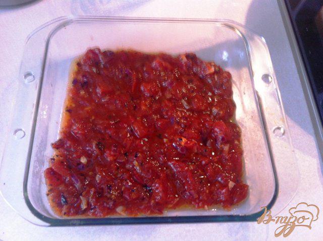 Фото приготовление рецепта: Картофельная запеканка с баклажанами и томатным соусом шаг №10