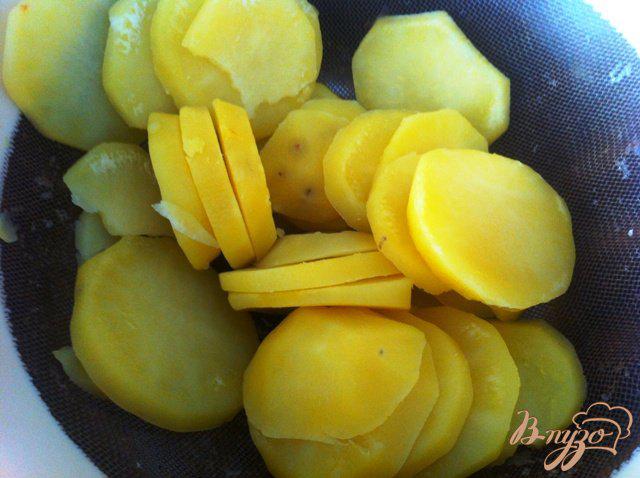Фото приготовление рецепта: Картофельные чипсы шаг №1