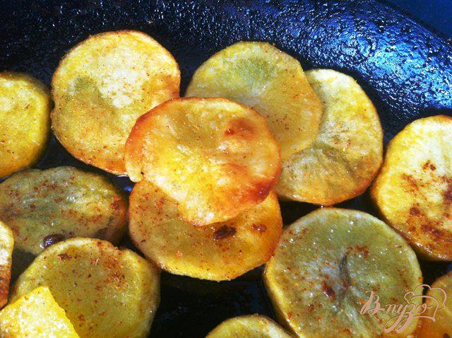 Фото приготовление рецепта: Картофельные чипсы шаг №3