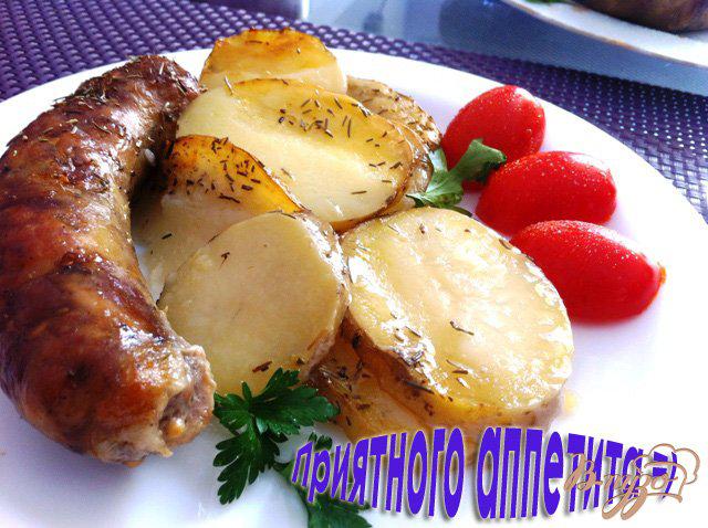 Фото приготовление рецепта: Купаты с французской горчицей и картофелем шаг №5