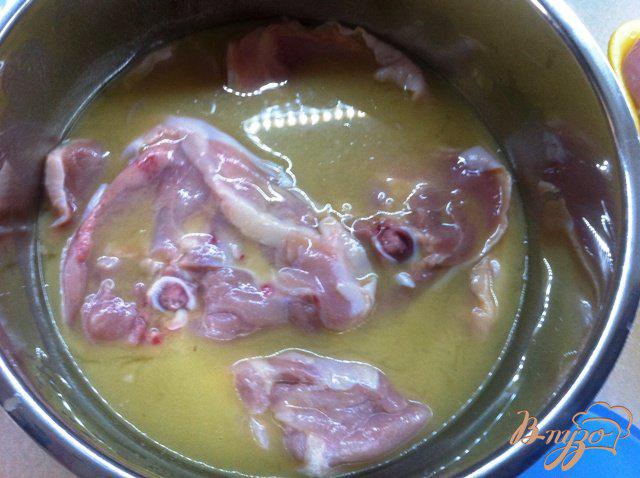 Фото приготовление рецепта: Куриные бедрышки в горчичном маринаде шаг №2
