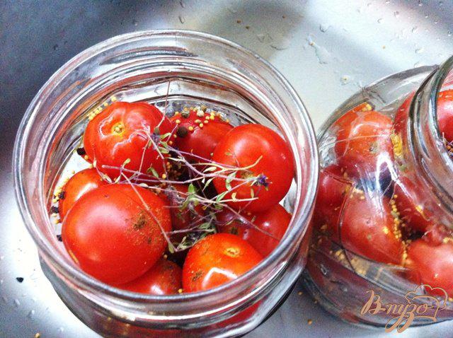 Фото приготовление рецепта: Маринованные помидоры без стерилизации шаг №8