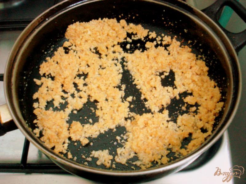 Фото приготовление рецепта: Фасоль стручковая под сухарным соусом шаг №5