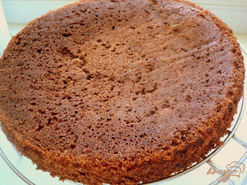 Фото приготовление рецепта: Торт «Клубника в шоколаде» шаг №4
