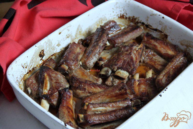 Фото приготовление рецепта: Свиные рёбрышки в вишнёвом маринаде шаг №5