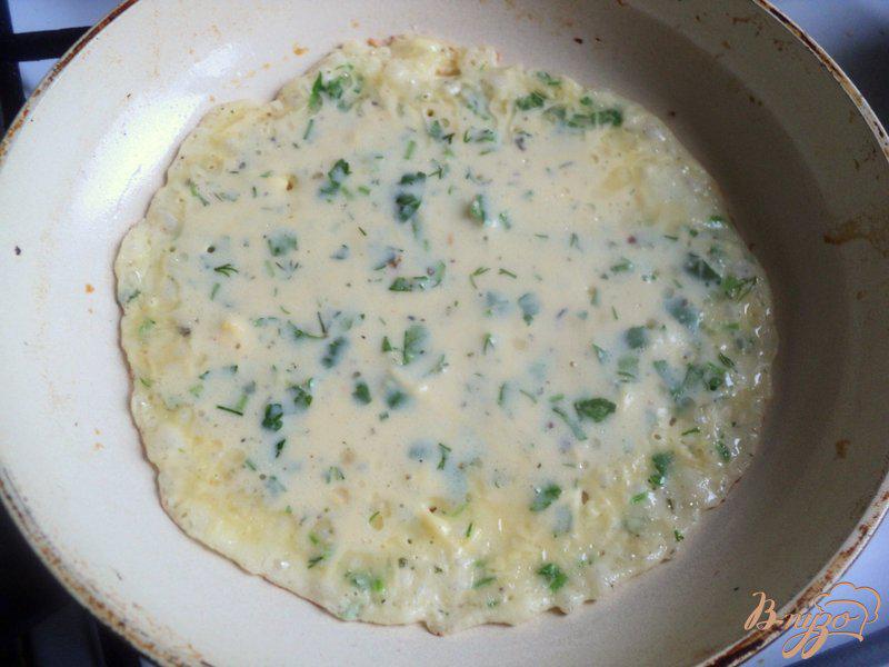 Фото приготовление рецепта: Блины с сыром и зеленью шаг №3