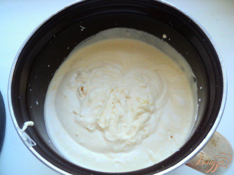 Фото приготовление рецепта: Торт с персиками и малиной шаг №5