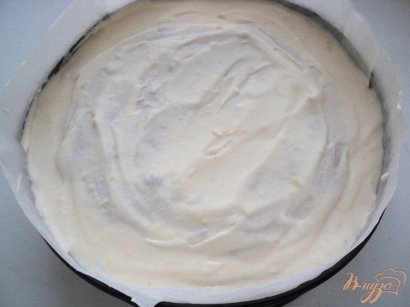 Фото приготовление рецепта: Торт с персиками и малиной шаг №7