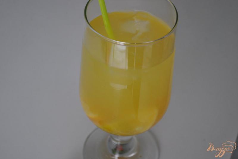 Фото приготовление рецепта: Цитрусовый лимонад по-домашнему шаг №5
