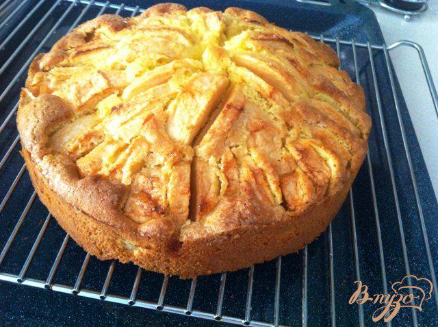 Фото приготовление рецепта: Корнуэльский яблочный пирог шаг №10