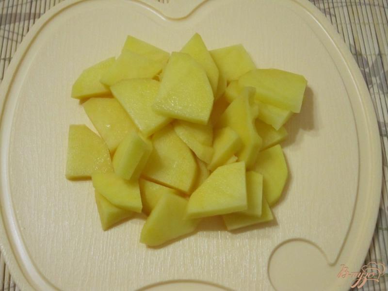Фото приготовление рецепта: Жареный картофель с баклажанами шаг №6