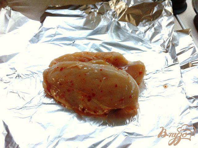 Фото приготовление рецепта: Пастрома пикантная из куриного филе шаг №3
