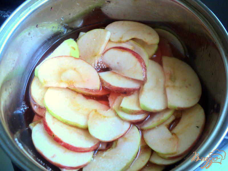 Фото приготовление рецепта: Яблочный пляцок шаг №7