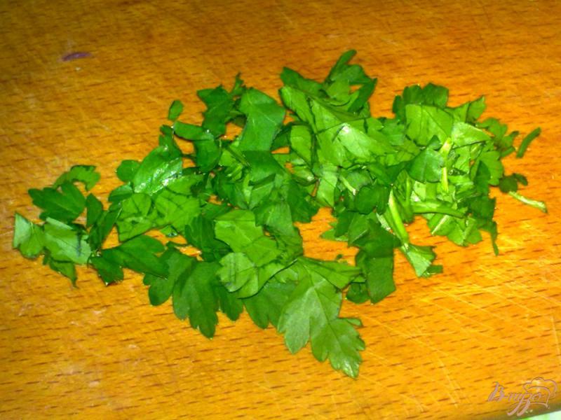 Фото приготовление рецепта: Салат из огурцов с фетой шаг №4