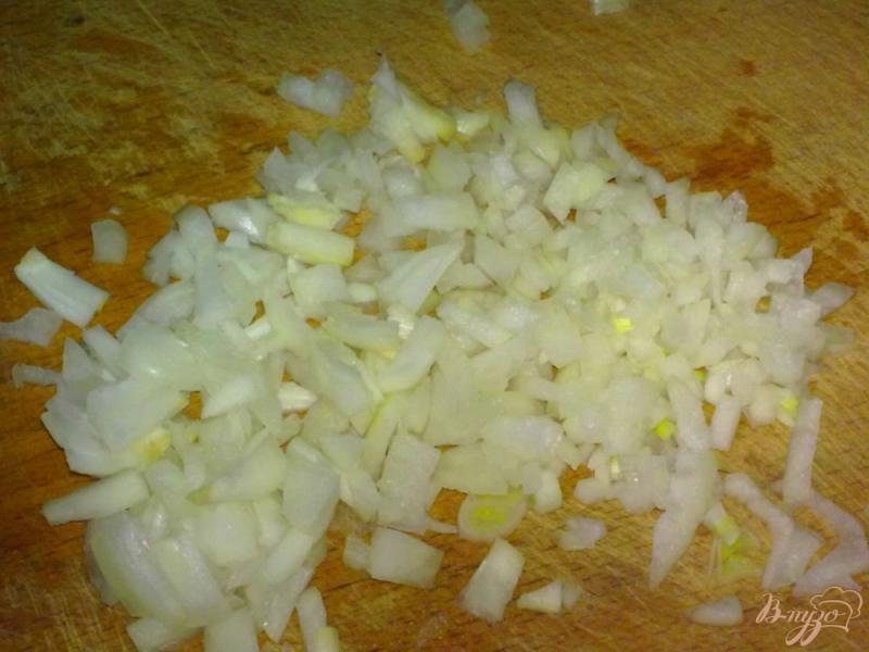Фото приготовление рецепта: Салат из кольраби шаг №2