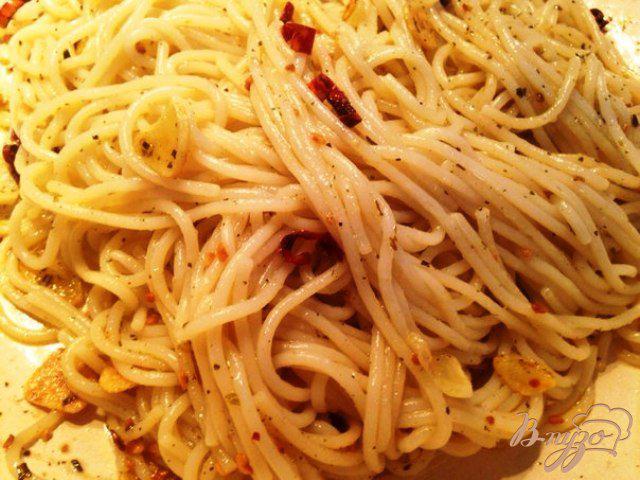 Фото приготовление рецепта: Спагетти де олива шаг №8