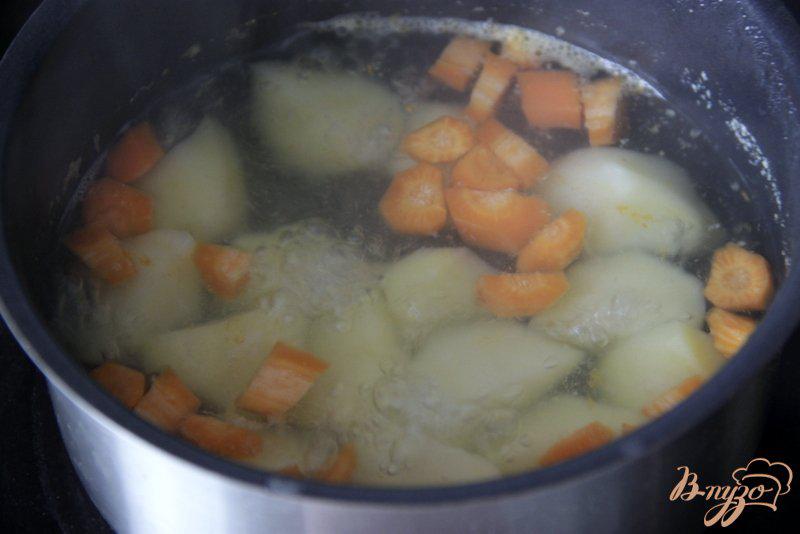 Фото приготовление рецепта: Томатный холодный суп шаг №4