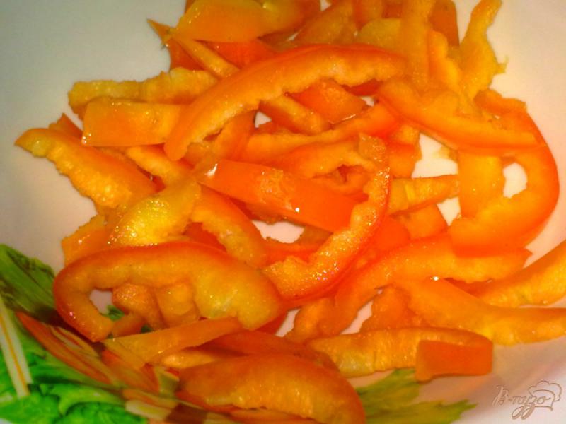 Фото приготовление рецепта: Салат с сельдереем и апельсином шаг №1