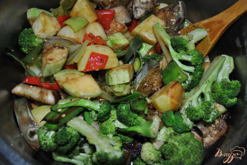 Фото приготовление рецепта: Овощное рагу с брокколи шаг №8