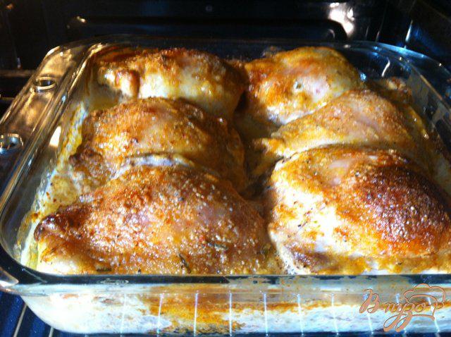 Фото приготовление рецепта: Куриные бедрышки в маринаде от каперсов шаг №7