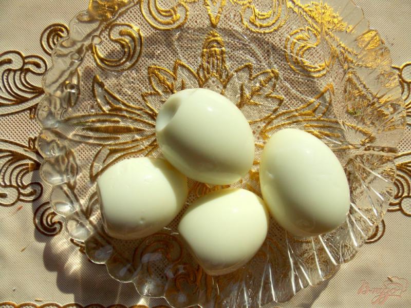 Фото приготовление рецепта: Фаршированные яйца с сыром шаг №1