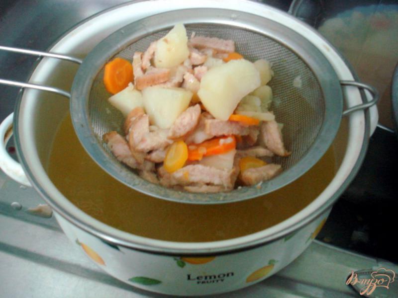 Фото приготовление рецепта: Гороховый суп пюре с копчёной колбасой шаг №7