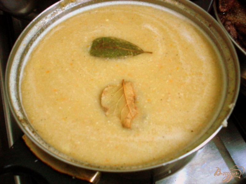 Фото приготовление рецепта: Гороховый суп пюре с копчёной колбасой шаг №9