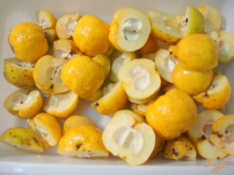 Фото приготовление рецепта: Компот из японского лимонника со смородиной шаг №2