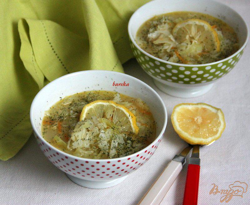 Фото приготовление рецепта: Луковый суп с капустой шаг №6
